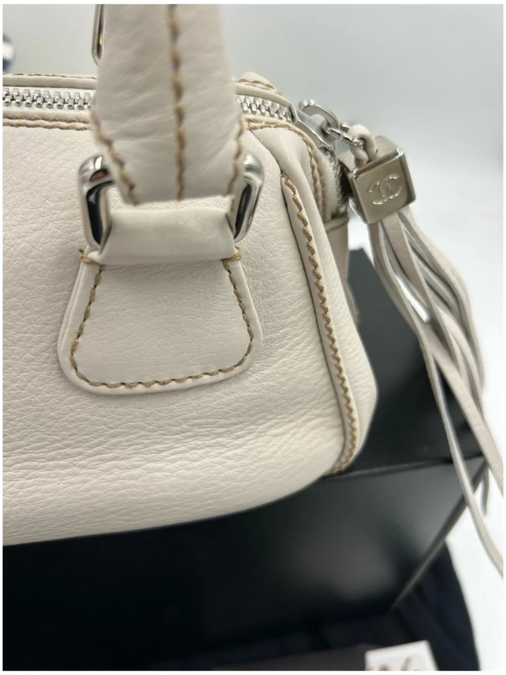 Chanel, LAX Cream pebbled grain leather bowler bag series 8 made in Italy
